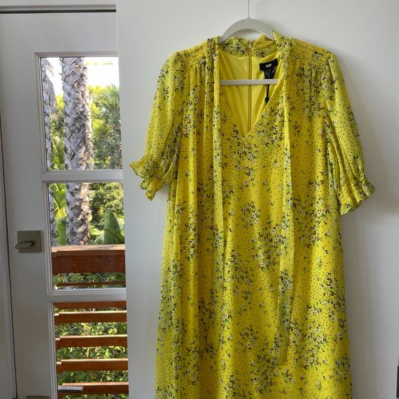 DKNY Yellow Floral, Short Sleeve,‎ V-Neck Dress with Tie Neck, Size 16, NWT - Picture 4 of 12